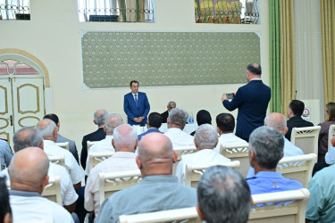 Taleh Qaraşov Şağlakücə kənd inzibati ərazi dairəsinin sakinlərinin qayğı və problemlərini dinləyib