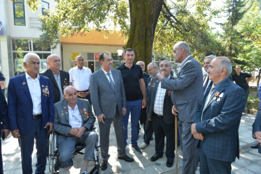 Lənkəranda “Veteranlar Parkı” əsaslı təmirdən sonra sakinlərin istifadəsinə verilib