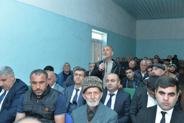 Taleh Qaraşov Göyşaban və Ürgə kəndlərinin sakinlərinin müraciətlərini dinləyib