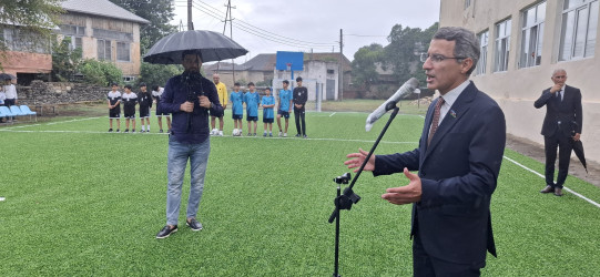 Lənkəranda şəhid Samir Allahverdiyevin adına minifutbol meydançası açılıb