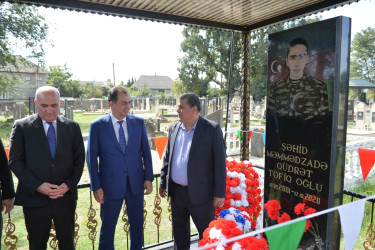 Taleh Qaraşov şəhid Samir Quliyev və Vüsal Quliyevin anım günündə məzarını ziyarət edib