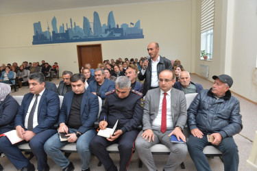 Taleh Qaraşov Nərimanabad qəsəbəsinin sakinlərinin qayğı və problemlərini dinləyib