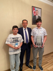 Taleh Qaraşov Beynəlxalq SAF2025 Festivalında 3-cü yerə laiq görülən komandanın kapitanını qəbul edib