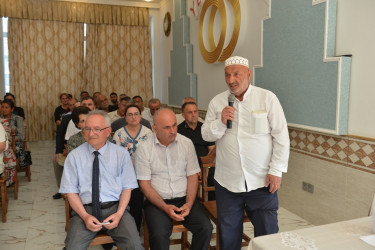 Taleh Qaraşov Xolmili kəndinin sakinlərinin qayğı və problemlərini dinləyib
