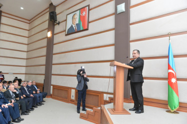 Taleh Qaraşov Milli Qəhrəman Əsgər Əliyevin anım günündə abidəsini ziyarət edib