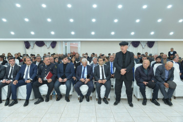 Taleh Qaraşov Boladi kəndinin sakinlərinin qayğı və problemlərini dinləyib