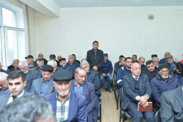 Taleh Qaraşov Qurumba və Narbağı kəndlərinin sakinlərinin qayğı və problemlərini dinləyib