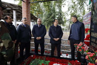 Taleh Qaraşov Vətən müharibəsi şəhidləri Mahsun Bağırzadə və Rasim Mirzəyevin anım günündə məzarını ziyarət edib