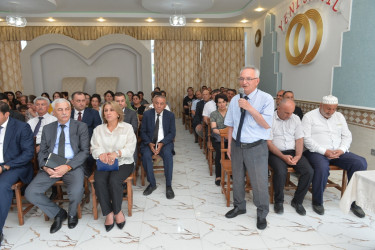 Taleh Qaraşov Xolmili kəndinin sakinlərinin qayğı və problemlərini dinləyib