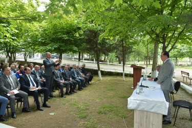 Taleh Qaraşov Ləj kənd inzibati ərazi dairəsinin sakinlərinin qayğı və problemlərini dinləyib