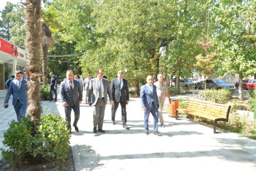 Lənkəranda “Veteranlar Parkı” əsaslı təmirdən sonra sakinlərin istifadəsinə verilib