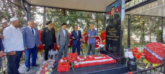 Şəhid İqbal Bayramovun anım günündə məzarı ziyarət olunub