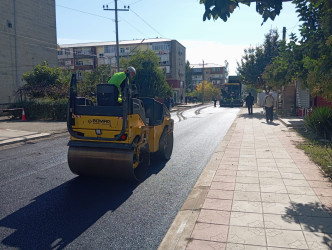 Taleh Qaraşov asfaltlanması həyata keçirilən Əli Məmmədov küçəsinə baxış keçirib