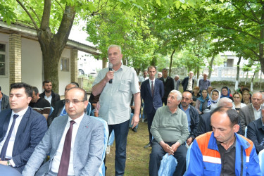 Taleh Qaraşov Ləj kənd inzibati ərazi dairəsinin sakinlərinin qayğı və problemlərini dinləyib