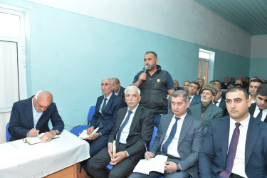 Taleh Qaraşov Göyşaban və Ürgə kəndlərinin sakinlərinin müraciətlərini dinləyib