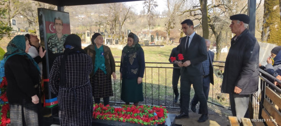 Şəhid Emin Muradovun doğum günündə məzarı ziyarət olunub