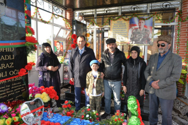 Taleh Qaraşov Vətən müharibəsi şəhidi Araz İbadlının məzarını ziyarət edib