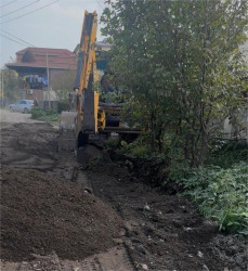 Lənkəranda bir sıra çoxmənzilli yaşayış binalarının qarşısındakı yollarda cari təmir işləri aparılıb