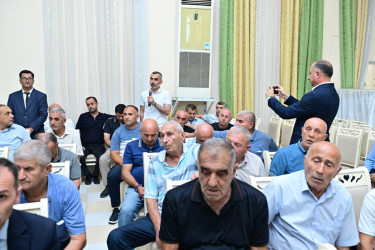 Taleh Qaraşov Şağlakücə kənd inzibati ərazi dairəsinin sakinlərinin qayğı və problemlərini dinləyib