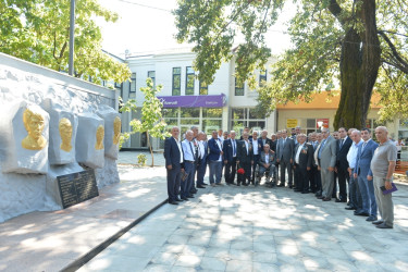 Lənkəranda “Veteranlar Parkı” əsaslı təmirdən sonra sakinlərin istifadəsinə verilib
