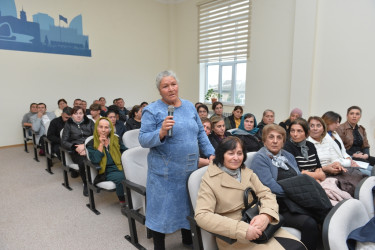 Taleh Qaraşov Nərimanabad qəsəbəsinin sakinlərinin qayğı və problemlərini dinləyib