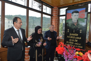 Taleh Qaraşov şəhid Qalib Nurizadənin məzarını ziyarət edib