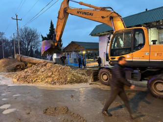 Taleh Qaraşov Şiləvar qəbristanlığında subasmanın fəsadlarının aradan qaldırılması işləri ilə yerində tanış olub