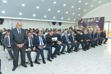 Taleh Qaraşov Boladi kəndinin sakinlərinin qayğı və problemlərini dinləyib