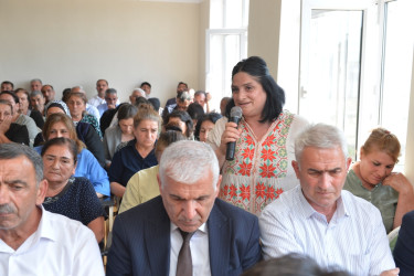 Taleh Qaraşov Balıqçılar qəsəbəsinin sakinlərinin qayğı və problemlərini dinləyib