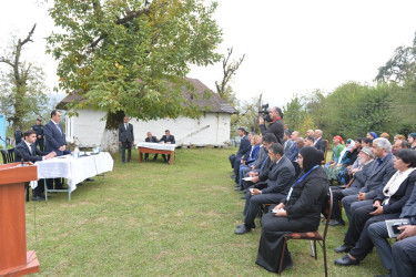 Ucqar dağ kəndləri olan Biləsər, Aləzəpin, Seliqavol və Vıy kəndlərinin sakinləri Taleh Qaraşovun səyyar görüşündən razı qalıblar