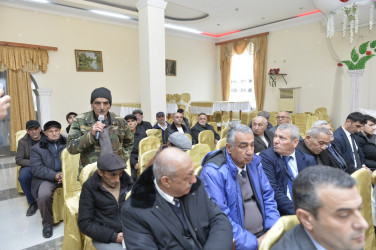 Taleh Qaraşov Aşağı Nüvədi qəsəbəsinin və Küvənil kəndinin sakinlərinin qayğı və problemlərini dinləyib
