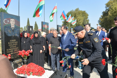 Lənkəran ŞİH başçısı şəhid Vüsal Quliyev və Samir Quliyevin məzarlarını ziyarət edib