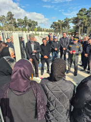 Şəhid Həsənağa Abdullazadənin anım günündə məzarı ziyarət olunub