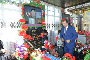 Taleh Qaraşov şəhid Araz İbadlının anım günündə iştirak edib