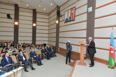 Taleh Qaraşov Milli Qəhrəman Əsgər Əliyevin anım günündə abidəsini ziyarət edib