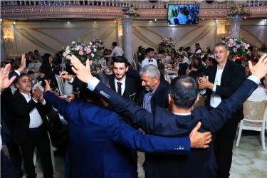 Taleh Qaraşov şəhid Mahsun Bağırzadənin qardaşının toy şənliyində iştirak edib