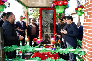 Taleh Qaraşov Vətən müharibəsi şəhidi Rəşid Məmmədovun anım günündə məzarını ziyarət edib