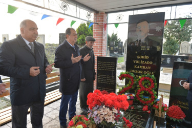 Taleh Qaraşov Vətən müharibəsi şəhidləri Kamran Vəlizadə və Murad Hüseynzadənin məzarını ziyarət edib