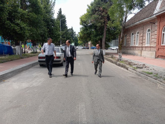 Taleh Qaraşov Həzi Aslanov parkında aparılan abadlıq-yenidənqurma işləri ilə yerində tanış olub