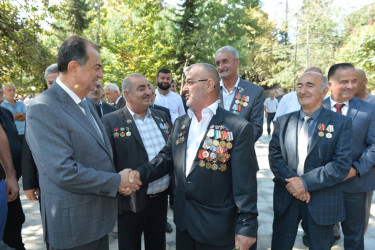 Lənkəranda “Veteranlar Parkı” əsaslı təmirdən sonra sakinlərin istifadəsinə verilib