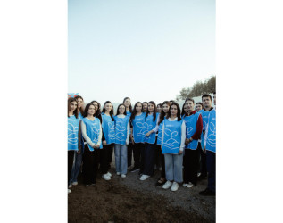 Heydər Əliyev Fondunun vitse-prezidenti, IDEA İctimai Birliyinin təsisçisi və rəhbəri Leyla Əliyeva, Bakı Media Mərkəzinin rəhbəri Arzu Əliyeva və Alena Əliyeva Lənkərana səfər çərçivəsində ekoloji aksiyalarda iştirak ediblər