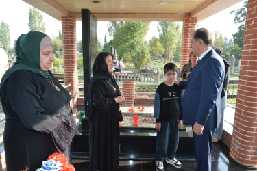 Lənkəran ŞİH başçısı şəhid Fariz Zülfüqarzadənin məzarını ziyarət edib