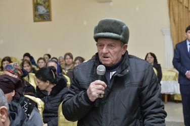 Taleh Qaraşov Aşağı Nüvədi qəsəbəsinin və Küvənil kəndinin sakinlərinin qayğı və problemlərini dinləyib