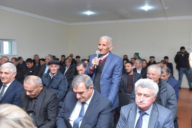 Taleh Qaraşov Havzova kəndinin sakinlərinin qayğı və problemlərini dinləyib