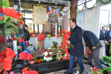 Vətən müharibəsi şəhidləri Raqim Hadıyev, Zabil İbadzadə və Eşqin Cəfərzadənin anım günündə məzarı ziyarət olunub