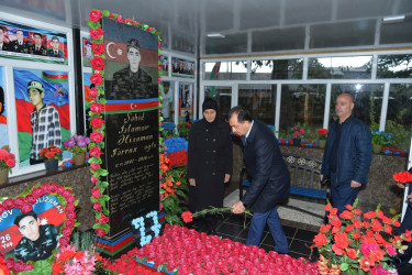 Taleh Qaraşov Vətən müharibəsi şəhidləri Orxan Dadaşlı, Orxan Quluzadə və Heydər Qənbərzadənin məzarını ziyarət edib