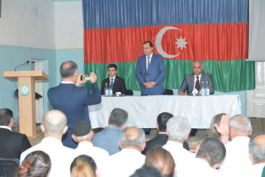 Taleh Qaraşov Göyşaban və Ürgə kəndlərinin sakinlərinin qayğı və problemlərini dinləyib