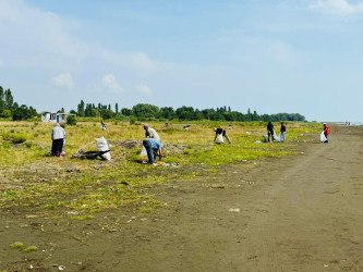 Lənkəranda əhalinin ən çox üz tutduğu çimərlik ərazilər təmizlənib və ara yollar cari təmir edilib