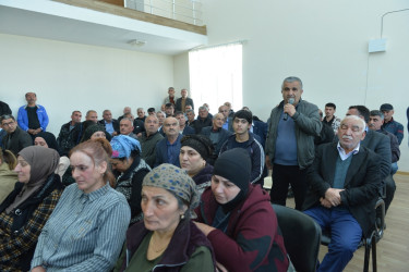 Taleh Qaraşov Separadi və Tükəvilə kəndlərinin sakinlərinin qayğı və problemlərini dinləyib