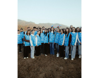 Heydər Əliyev Fondunun vitse-prezidenti, IDEA İctimai Birliyinin təsisçisi və rəhbəri Leyla Əliyeva, Bakı Media Mərkəzinin rəhbəri Arzu Əliyeva və Alena Əliyeva Lənkərana səfər çərçivəsində ekoloji aksiyalarda iştirak ediblər